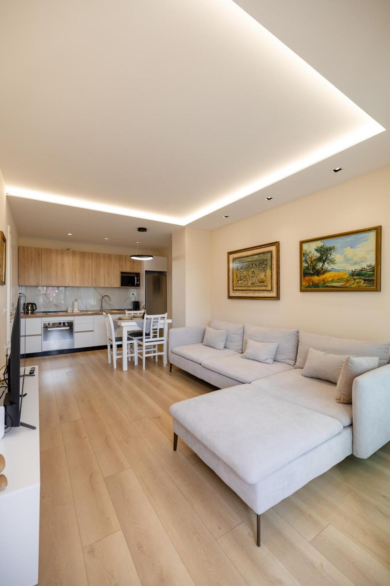 Luxury Center Observatori Apartment Tirana