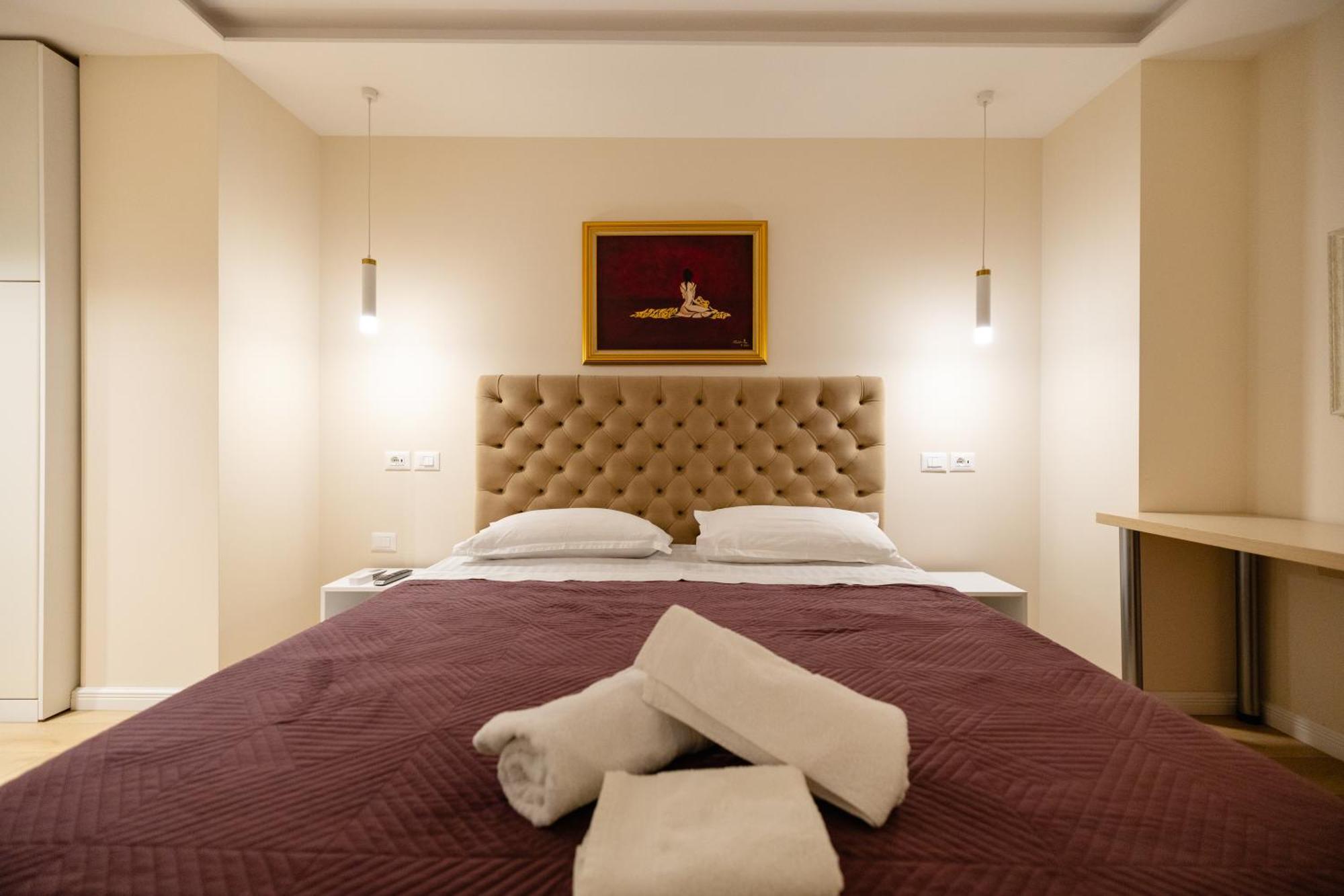 Luxury Center Observatori Tirana