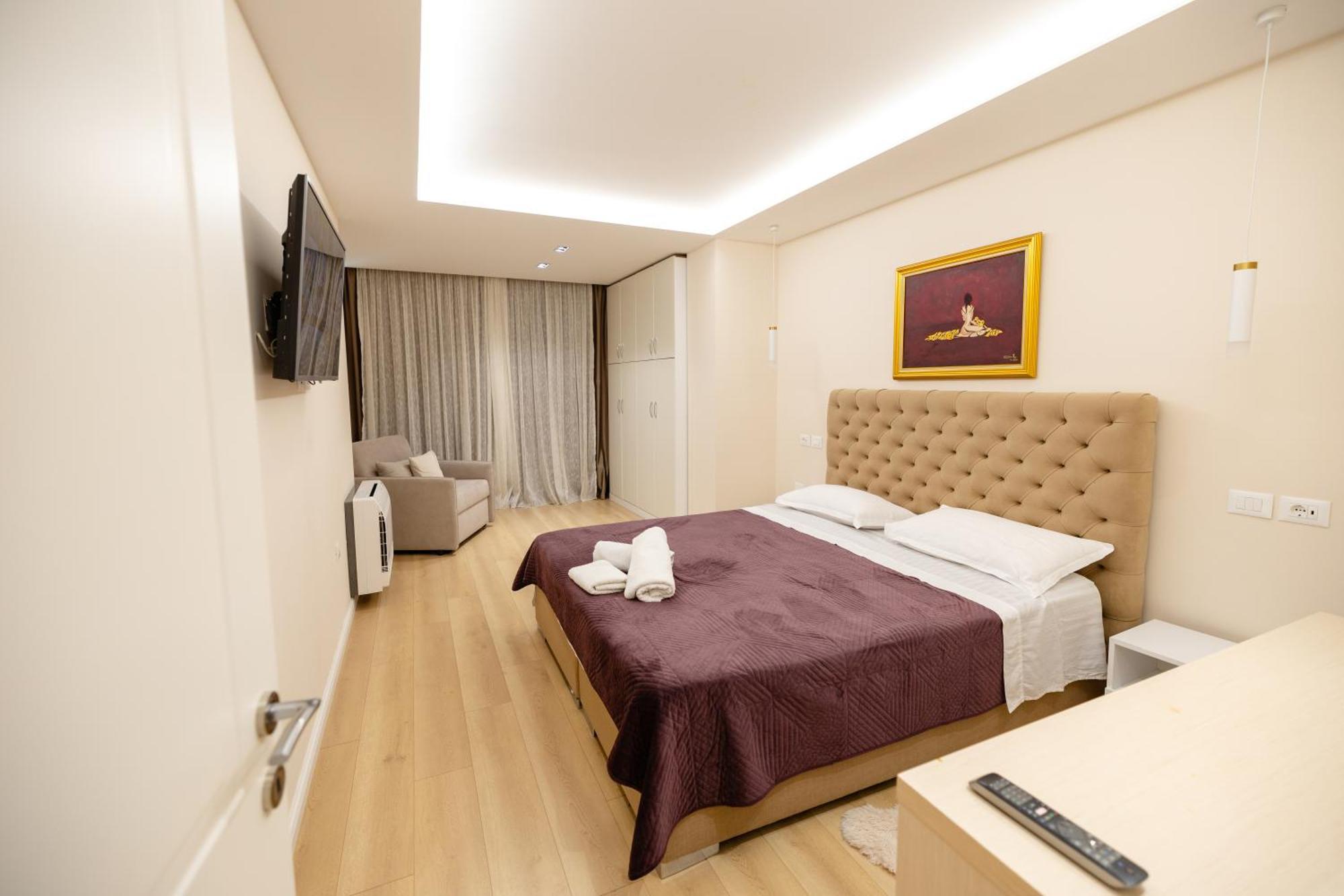 Luxury Center Observatori Apartment Tirana