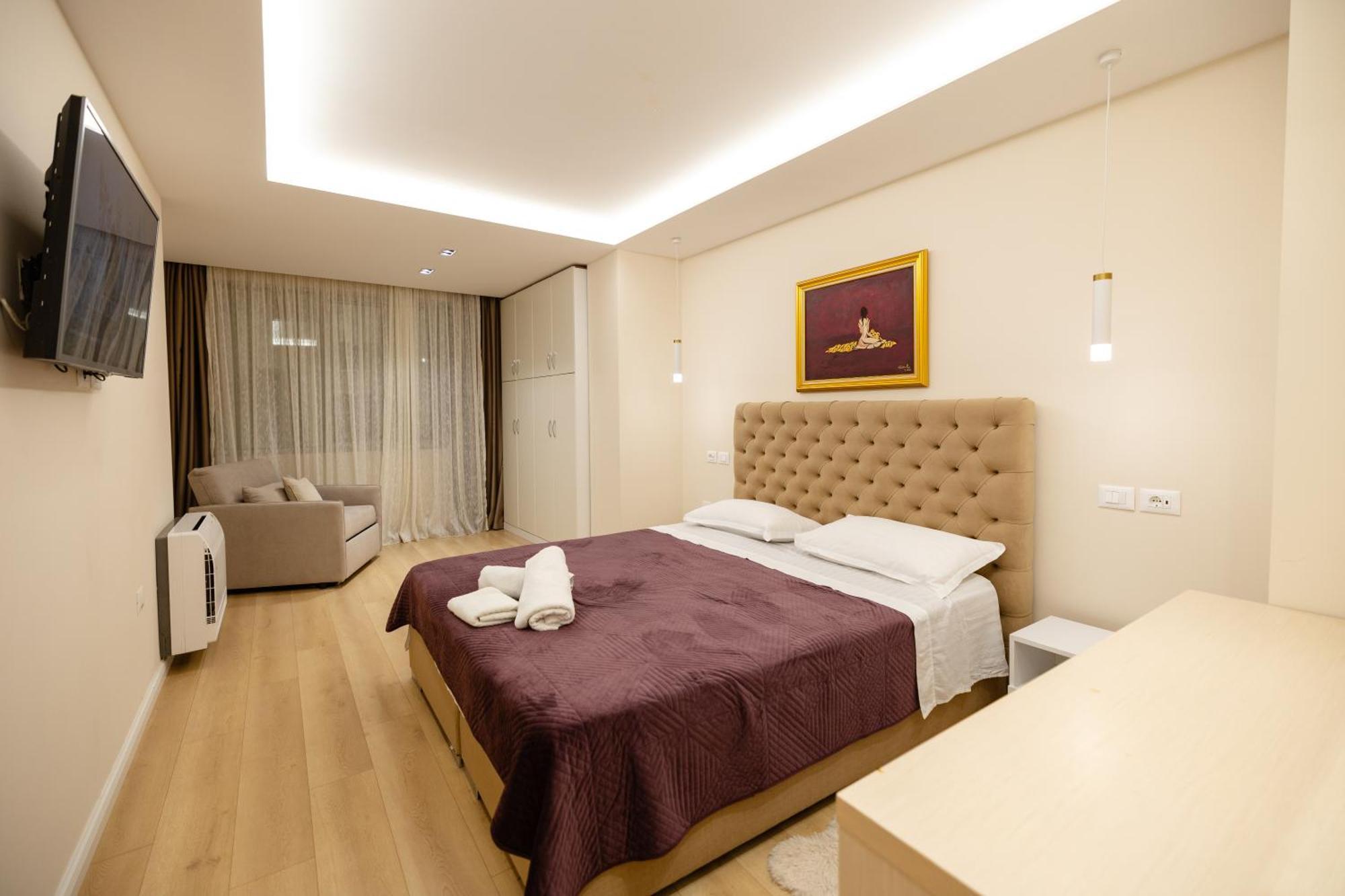 Luxury Center Observatori Apartment Tirana